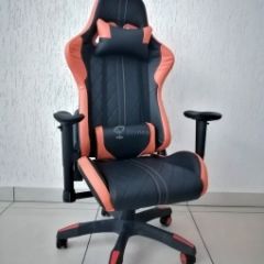 Кресло геймерское Barneo K-52 (черная экокожа оранжевые вставки) в Салехарде - salekhard.mebel24.online | фото 1