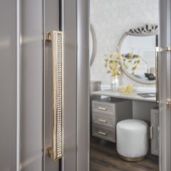 Шкаф 3-х ств с зеркалом Мокко (серый камень) в Салехарде - salekhard.mebel24.online | фото 2
